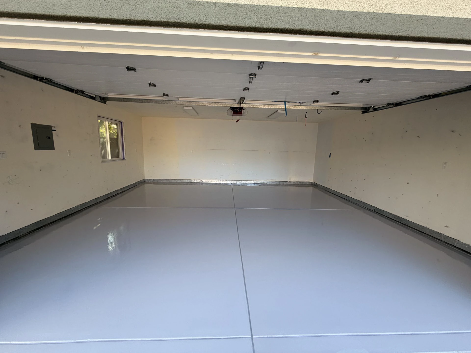 Finished solid epoxy garage floor